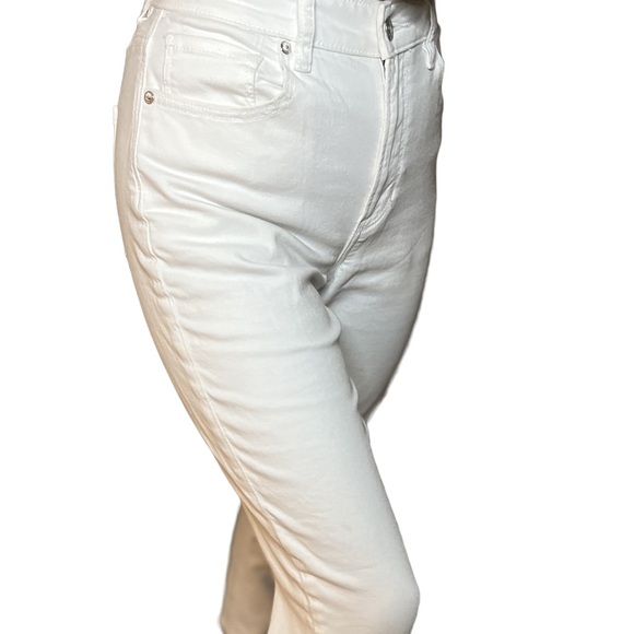 AE White Straight Cut Jeans - Picture 1 of 11